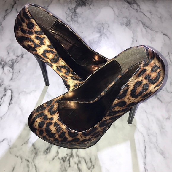 Leopard print heels - Picture 2 of 4